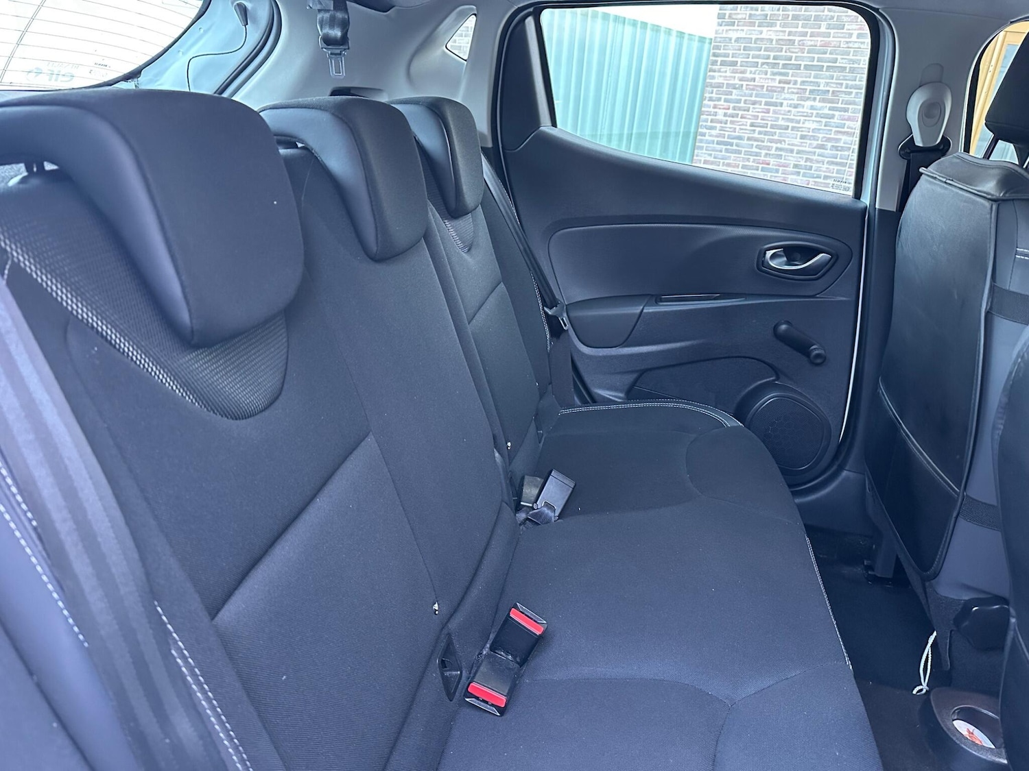 Used Renault Clio 2017 for sale - 76702063: Photo 19