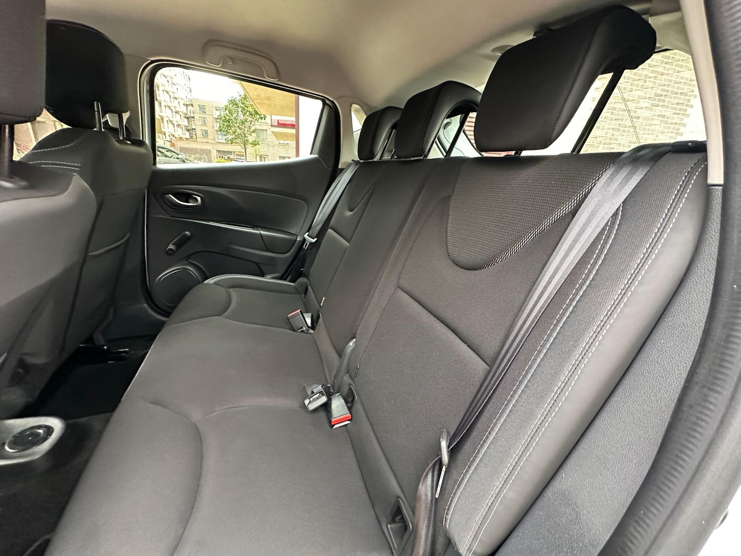 Used Renault Clio 2017 for sale - 76702063: Photo 20