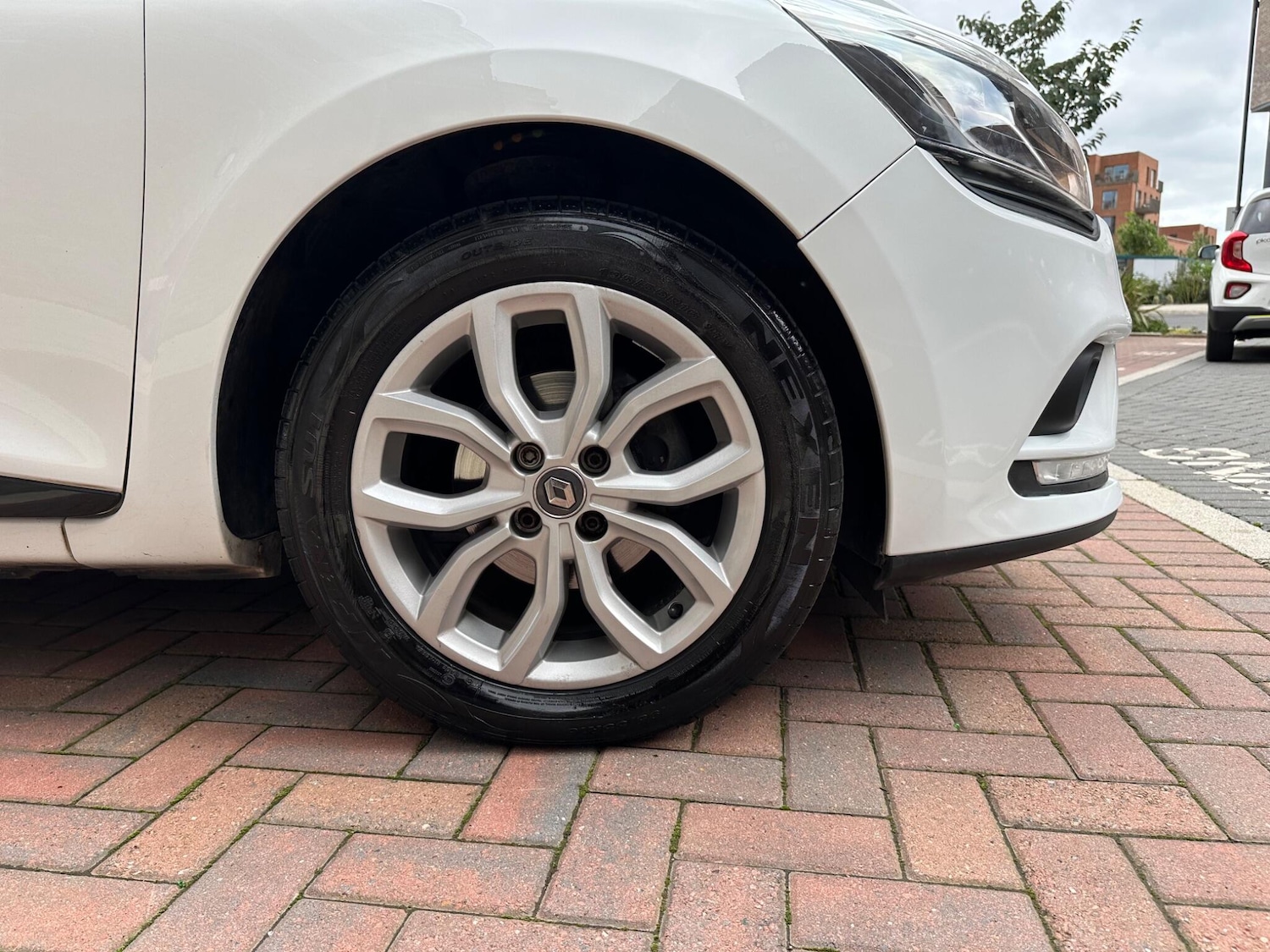 Used Renault Clio 2017 for sale - 76702063: Photo 23