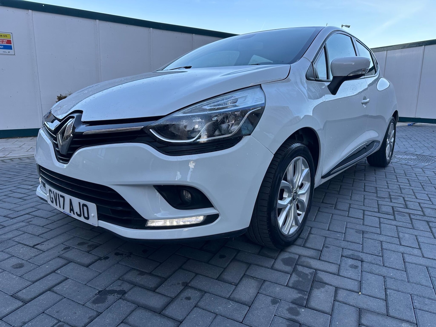 Used Renault Clio 2017 for sale - 76702063: Photo 5