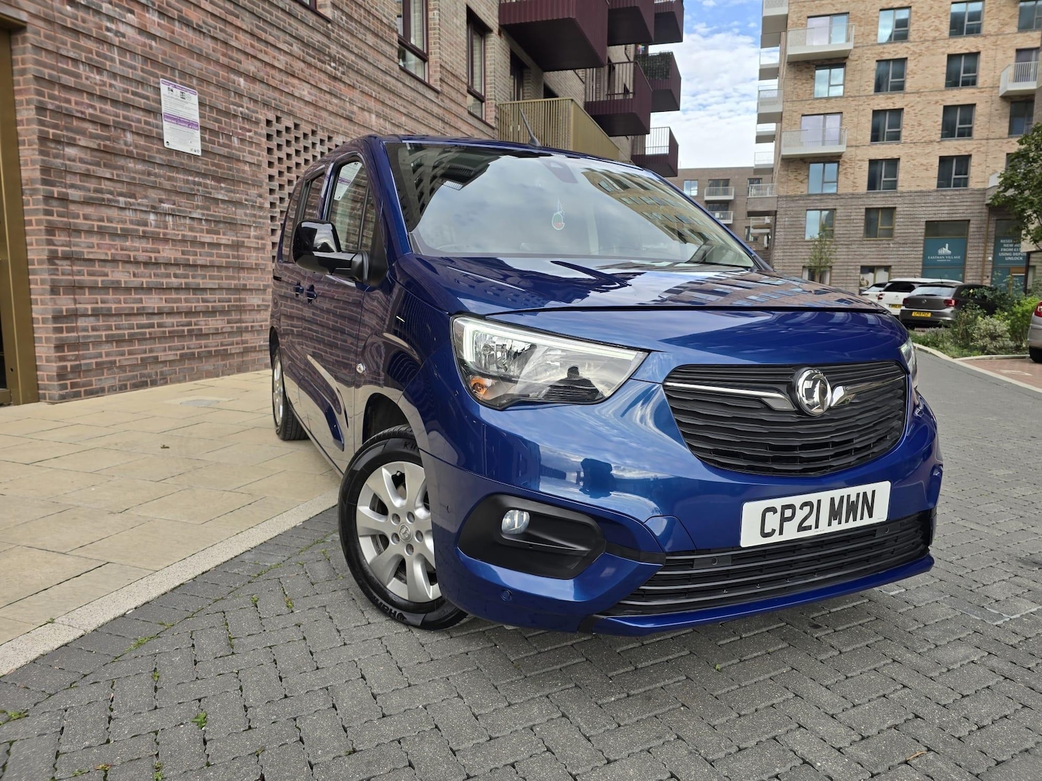 Used Vauxhall Combo Life 2021 for sale - 76408896: Photo 1