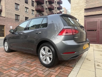Used Volkswagen Golf 2018 for sale - 76499211: Photo