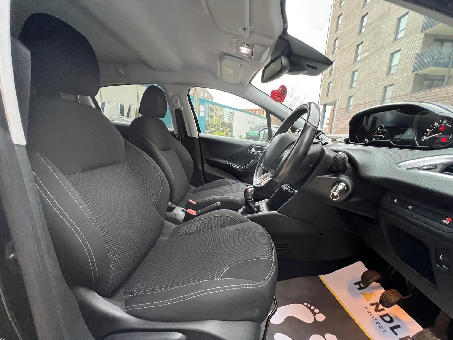 Used Peugeot 208 for sale - 77067198: Photo 16