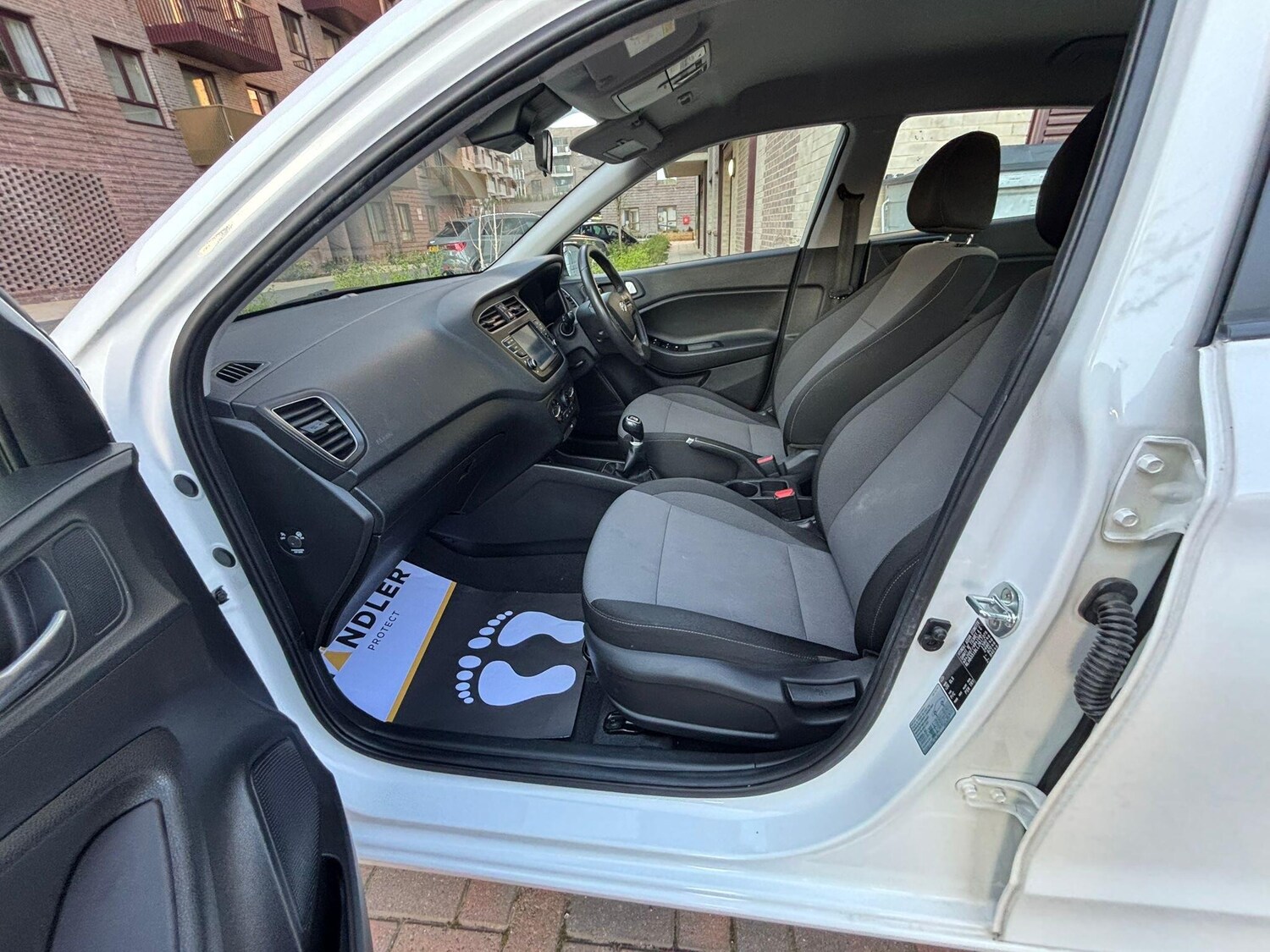 Used Hyundai i20 2020 for sale - 77940386: Photo 33