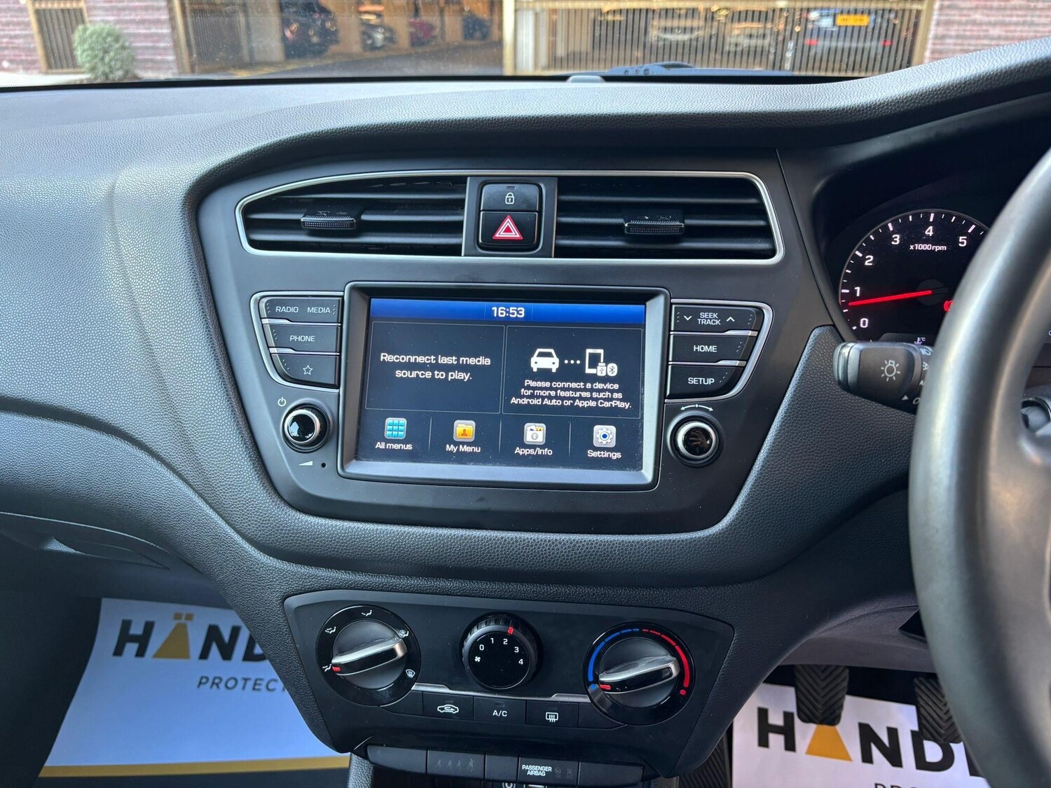 Used Hyundai i20 2020 for sale - 77940386: Photo 51