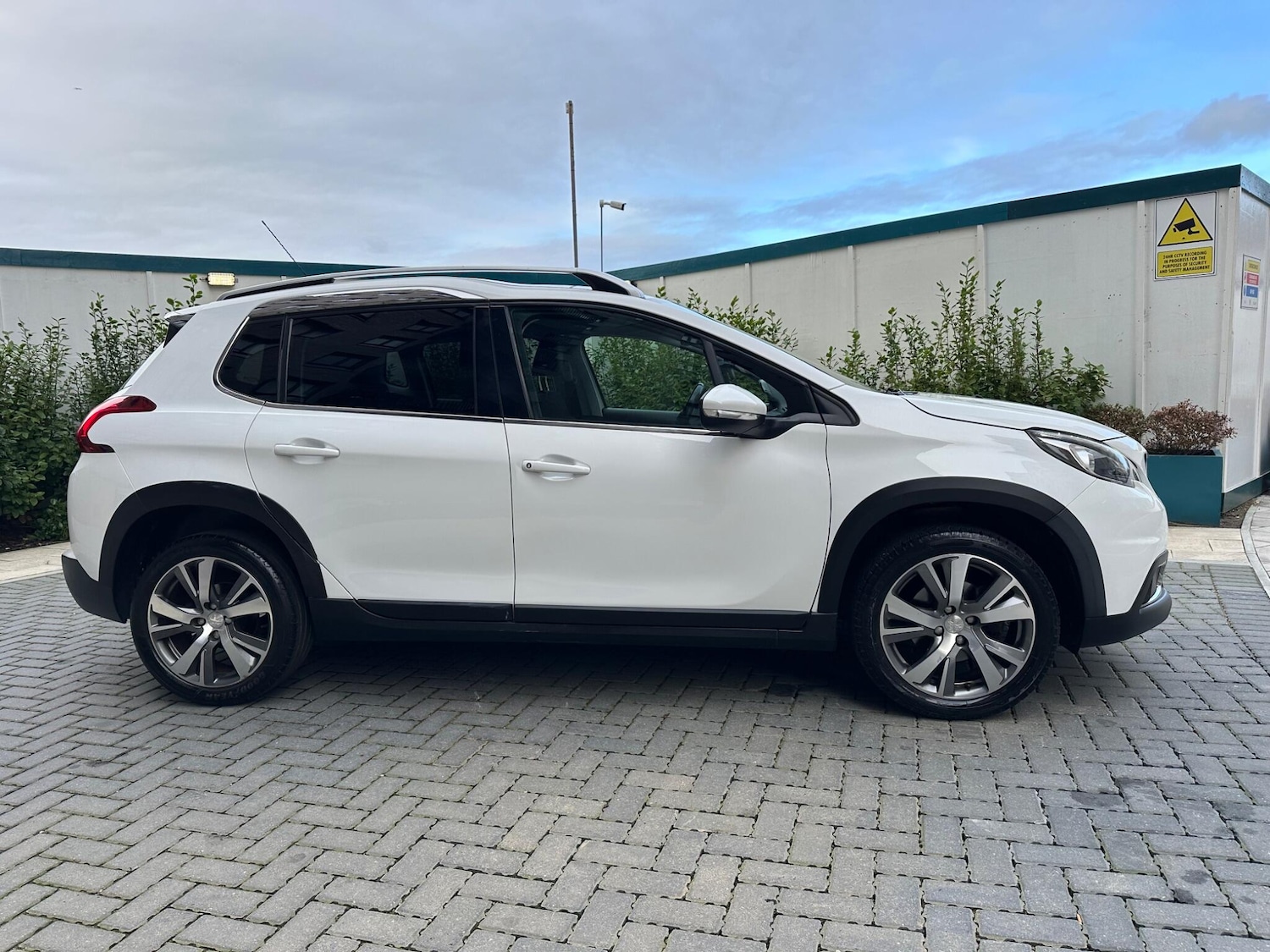 Used Peugeot 2008 2017 for sale - 76597247: Photo 24