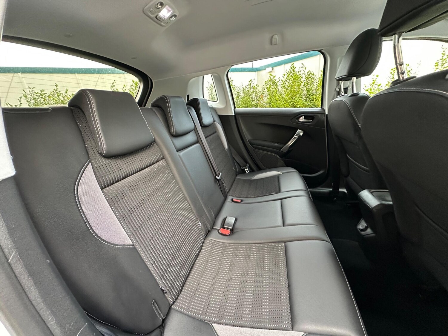 Used Peugeot 2008 2017 for sale - 76597247: Photo 35