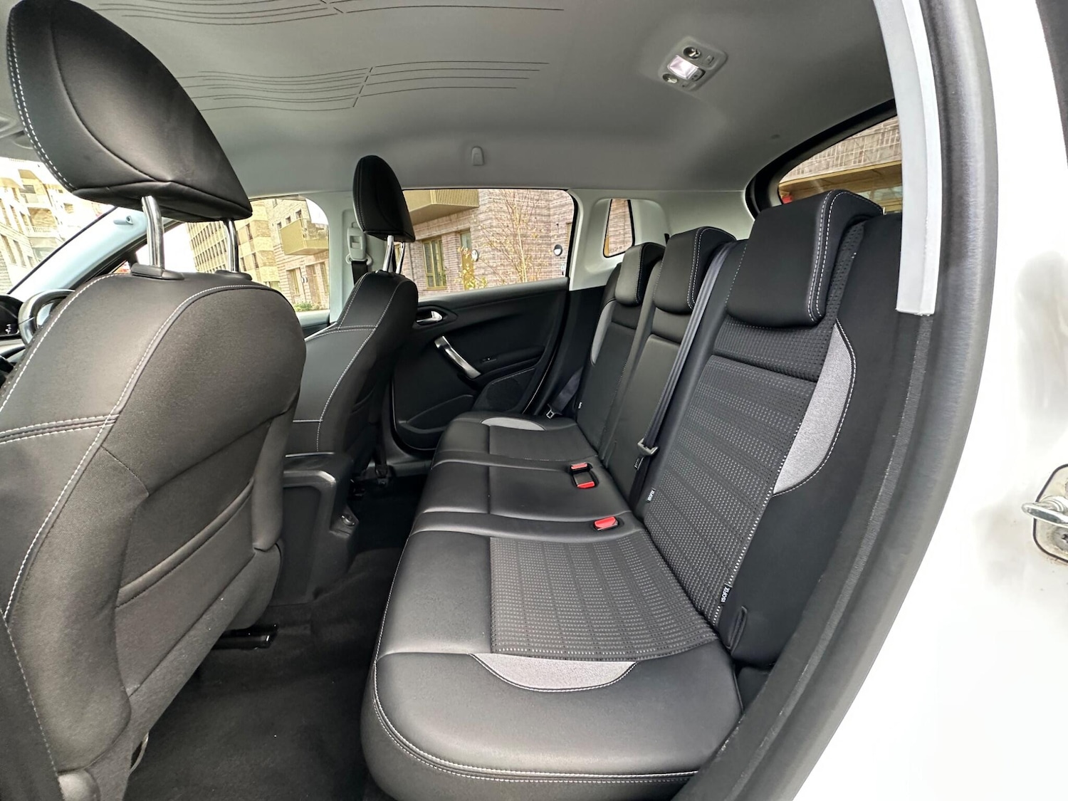 Used Peugeot 2008 2017 for sale - 76597247: Photo 37