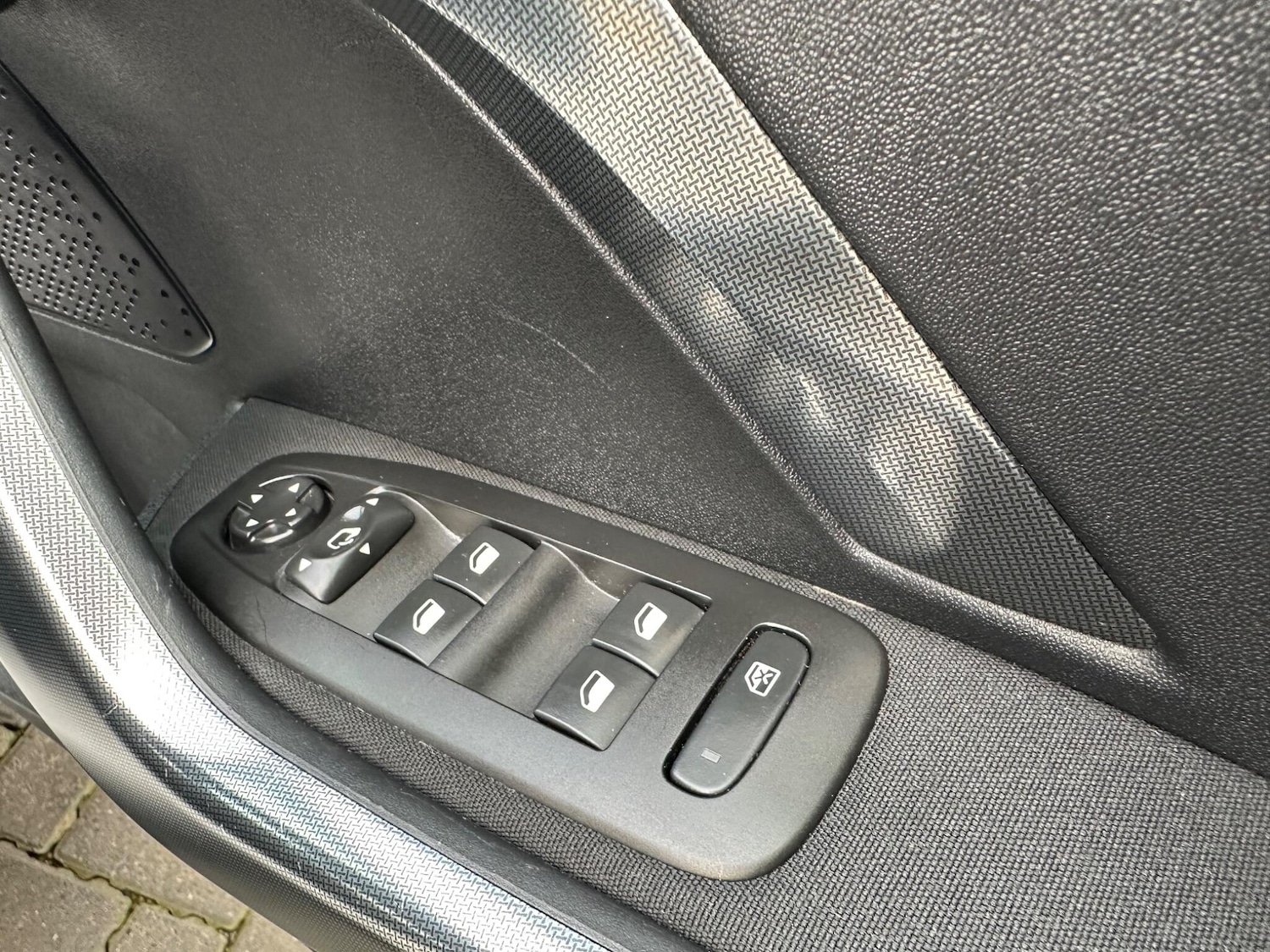 Used Peugeot 2008 2017 for sale - 76597247: Photo 39