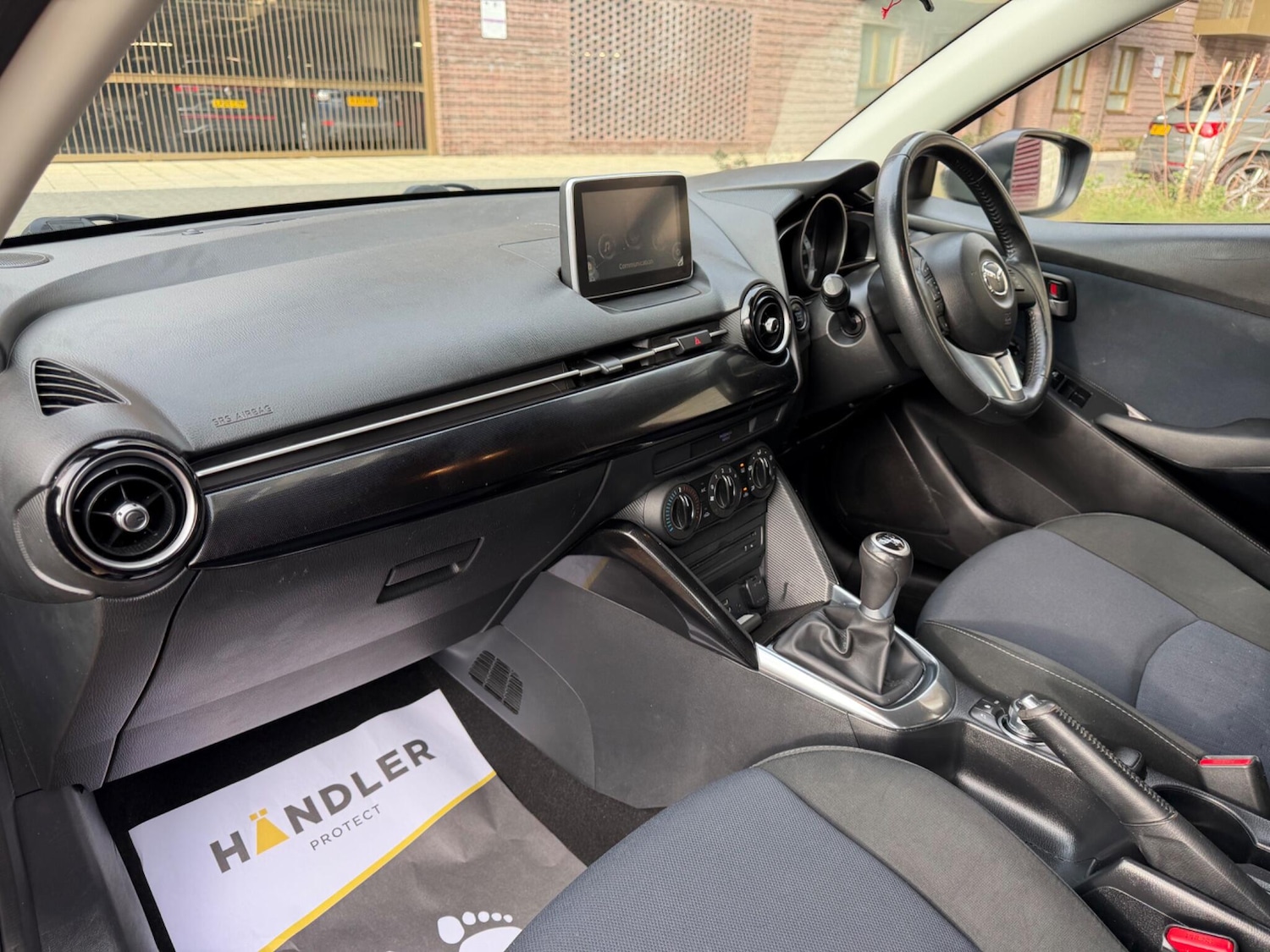 Used Mazda Mazda2 2016 for sale - 77344785: Photo 17