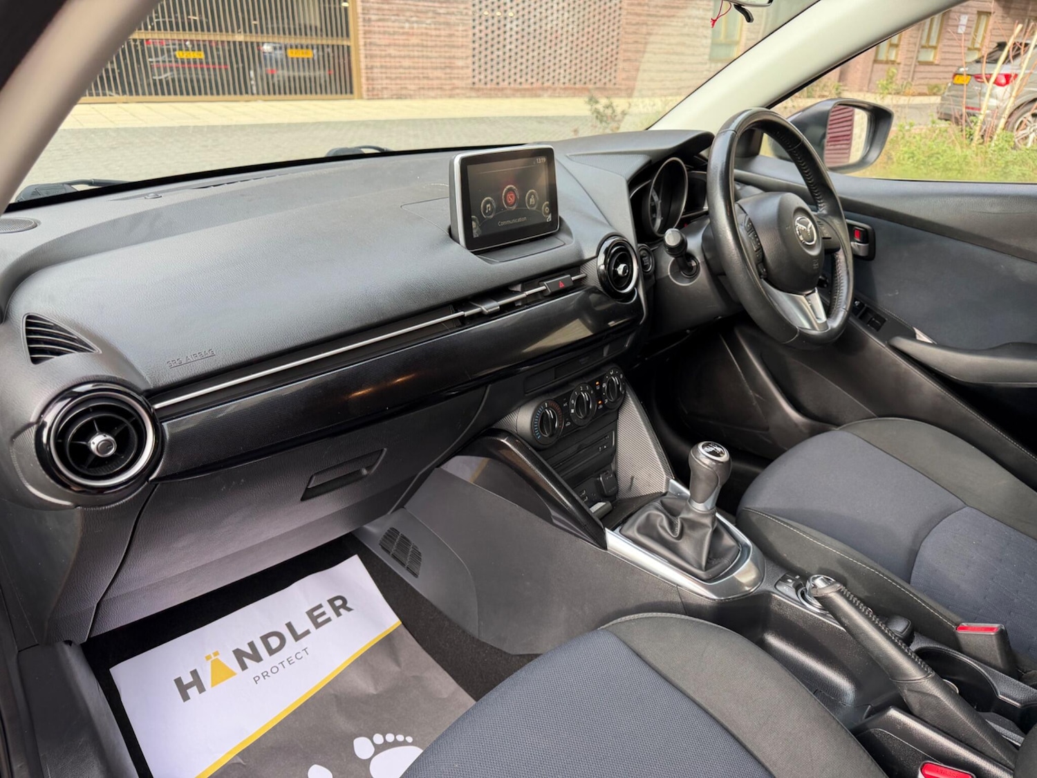 Used Mazda Mazda2 2016 for sale - 77344785: Photo 3