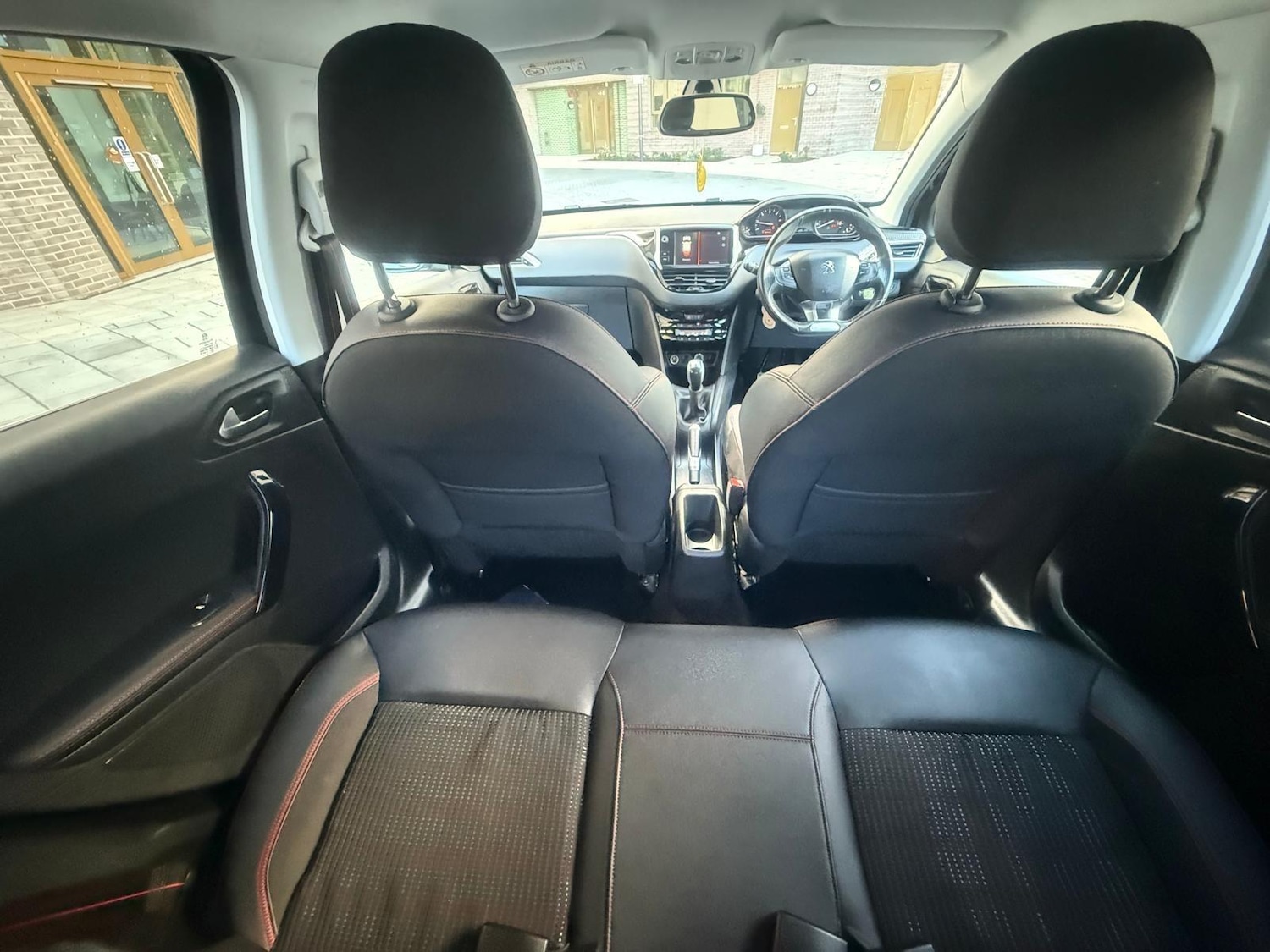 Used Peugeot 208 2017 for sale - 76377800: Photo 15