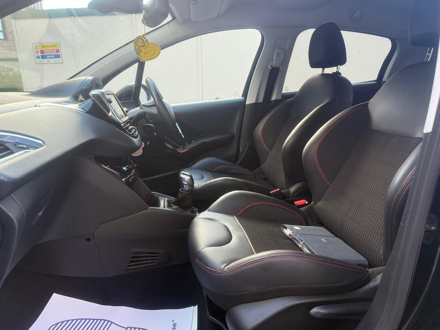 Used Peugeot 208 2017 for sale - 76377800: Photo 22