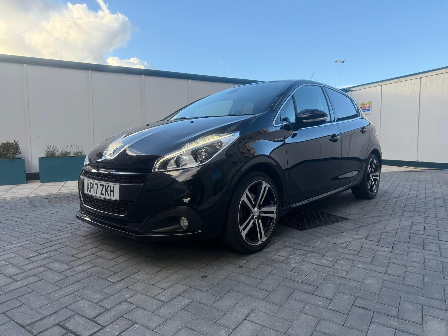 Used Peugeot 208 2017 for sale - 76377800: Photo 24