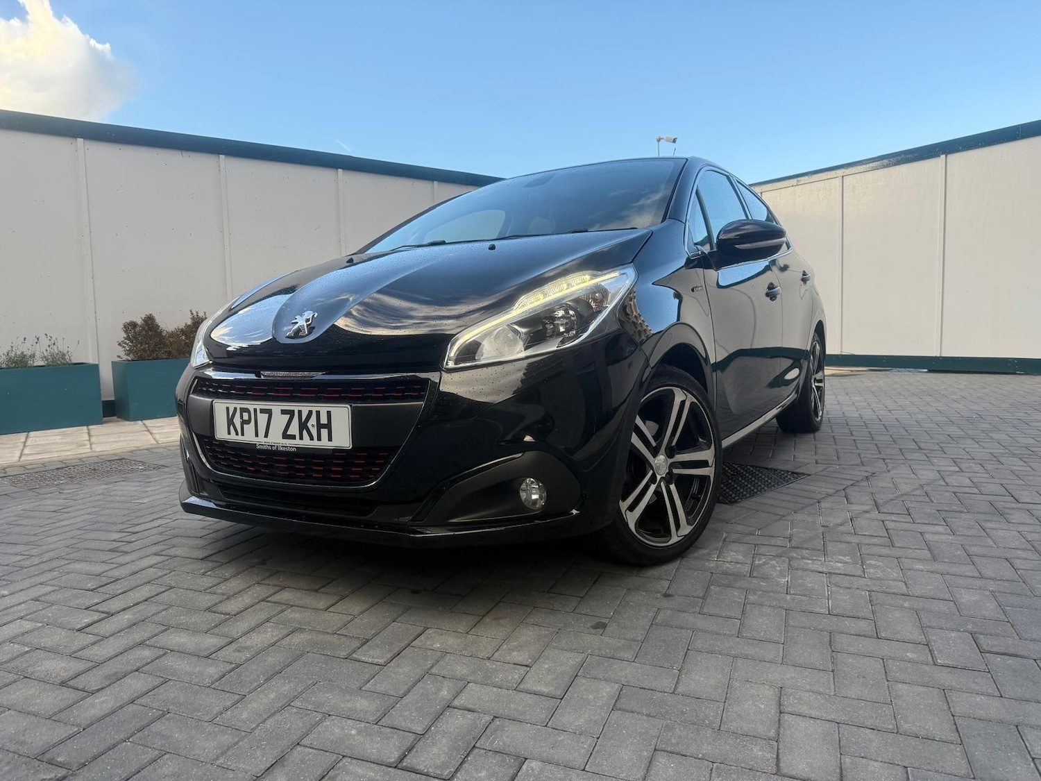Used Peugeot 208 2017 for sale - 76377800: Photo 5