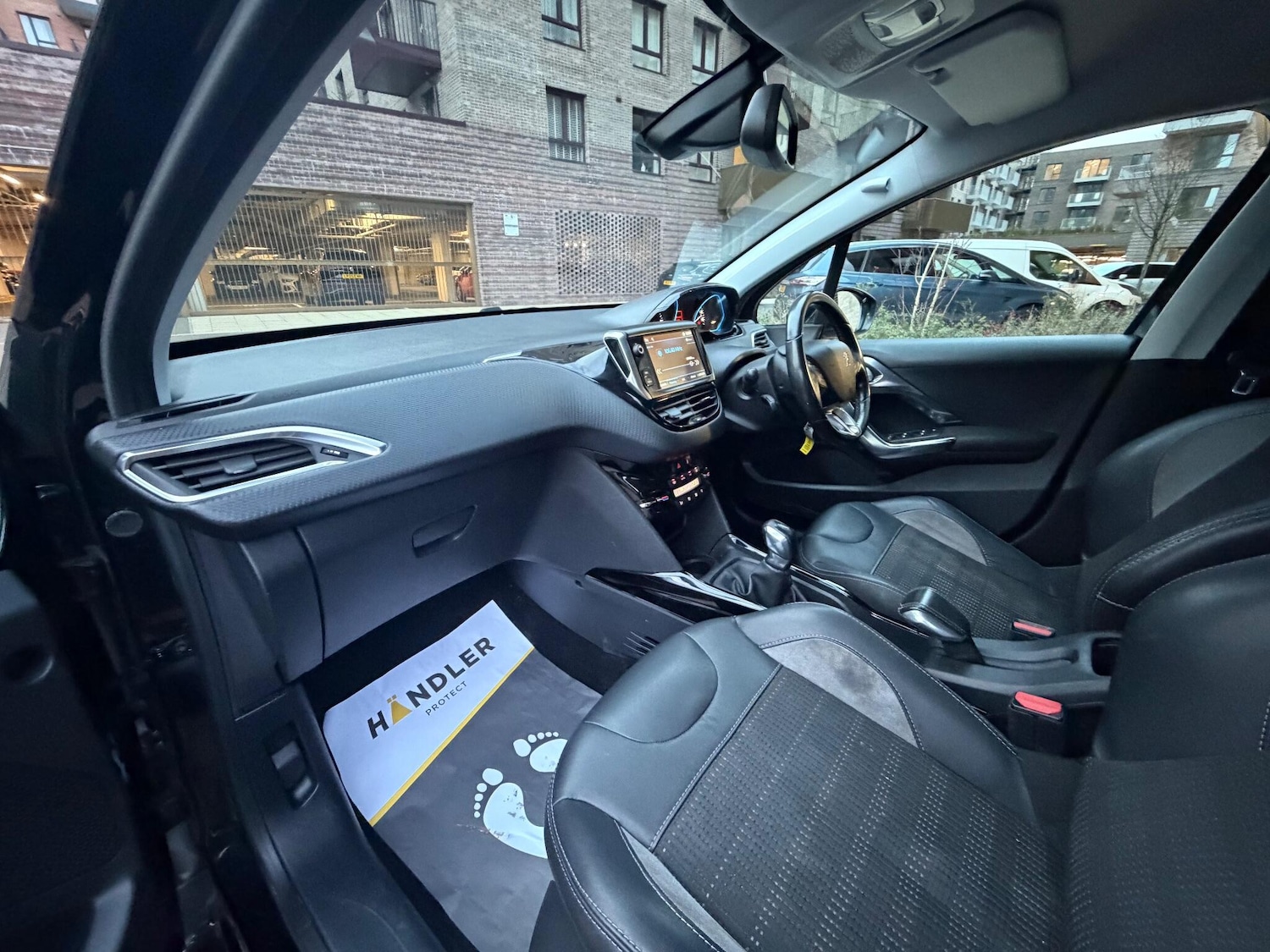 Used Peugeot 2008 2017 for sale - 76913201: Photo 17