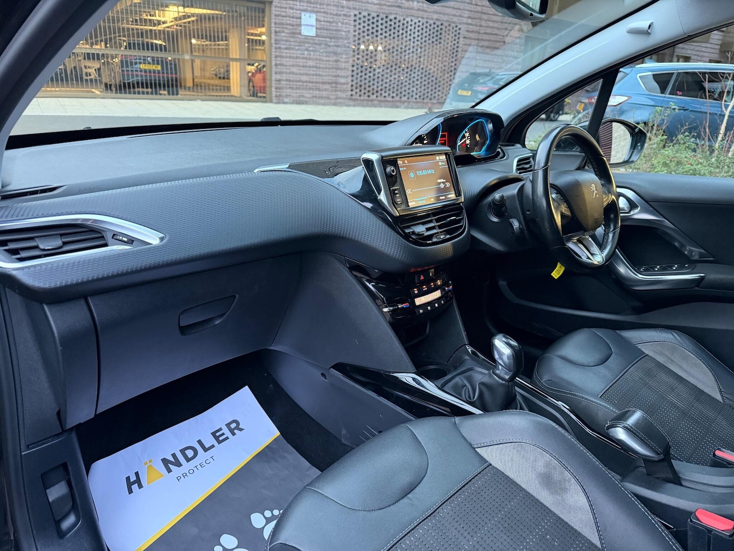 Used Peugeot 2008 2017 for sale - 76913201: Photo 3