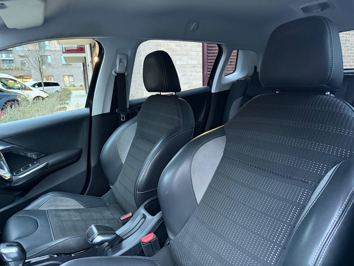 Used Peugeot 2008 2017 for sale - 76913201: Photo 30