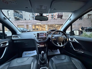 Used Peugeot 2008 2017 for sale - 76913201: Photo