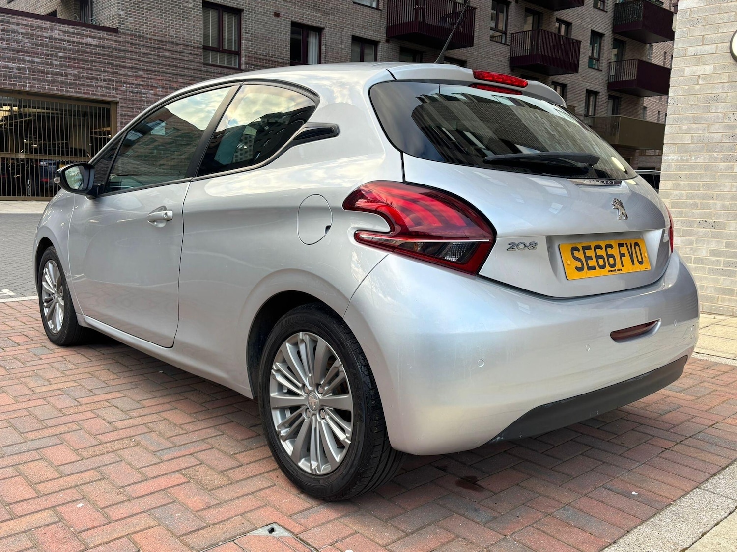 Used Peugeot 208 2017 for sale - 78073213: Photo 2