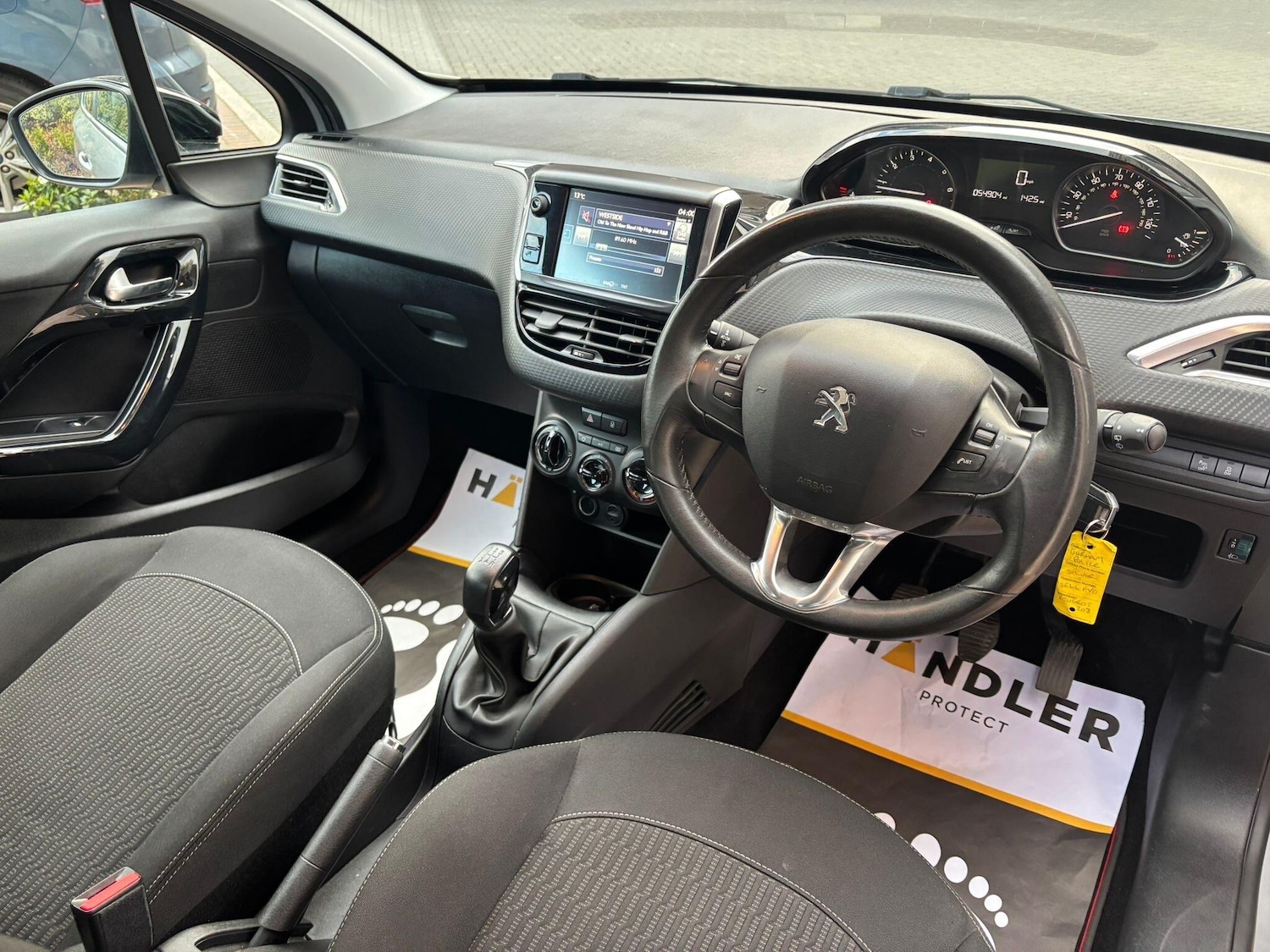 Used Peugeot 208 2017 for sale - 78073213: Photo 34