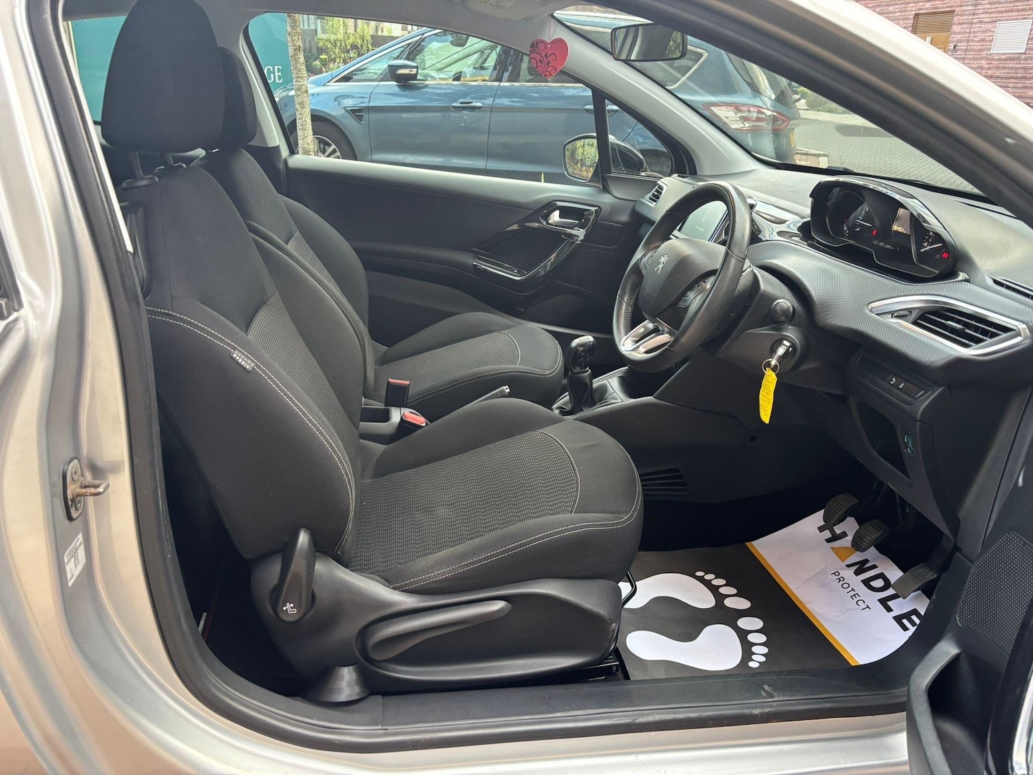 Used Peugeot 208 2017 for sale - 78073213: Photo 36