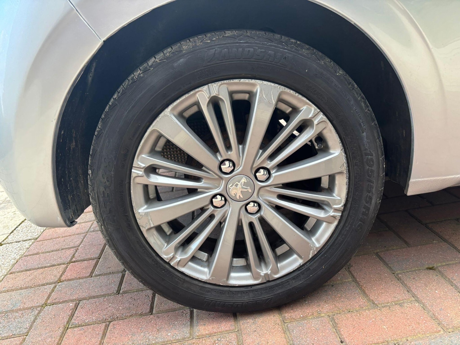 Used Peugeot 208 2017 for sale - 78073213: Photo 44