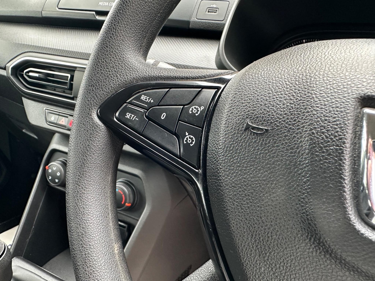 Used Dacia Sandero for sale - 76573558: Photo 32