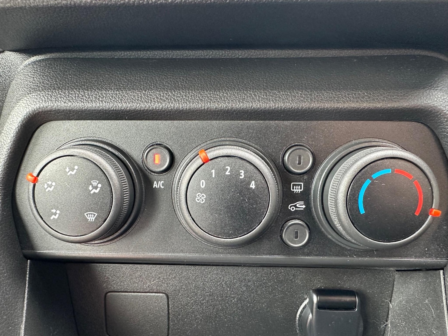 Used Dacia Sandero for sale - 76573558: Photo 34