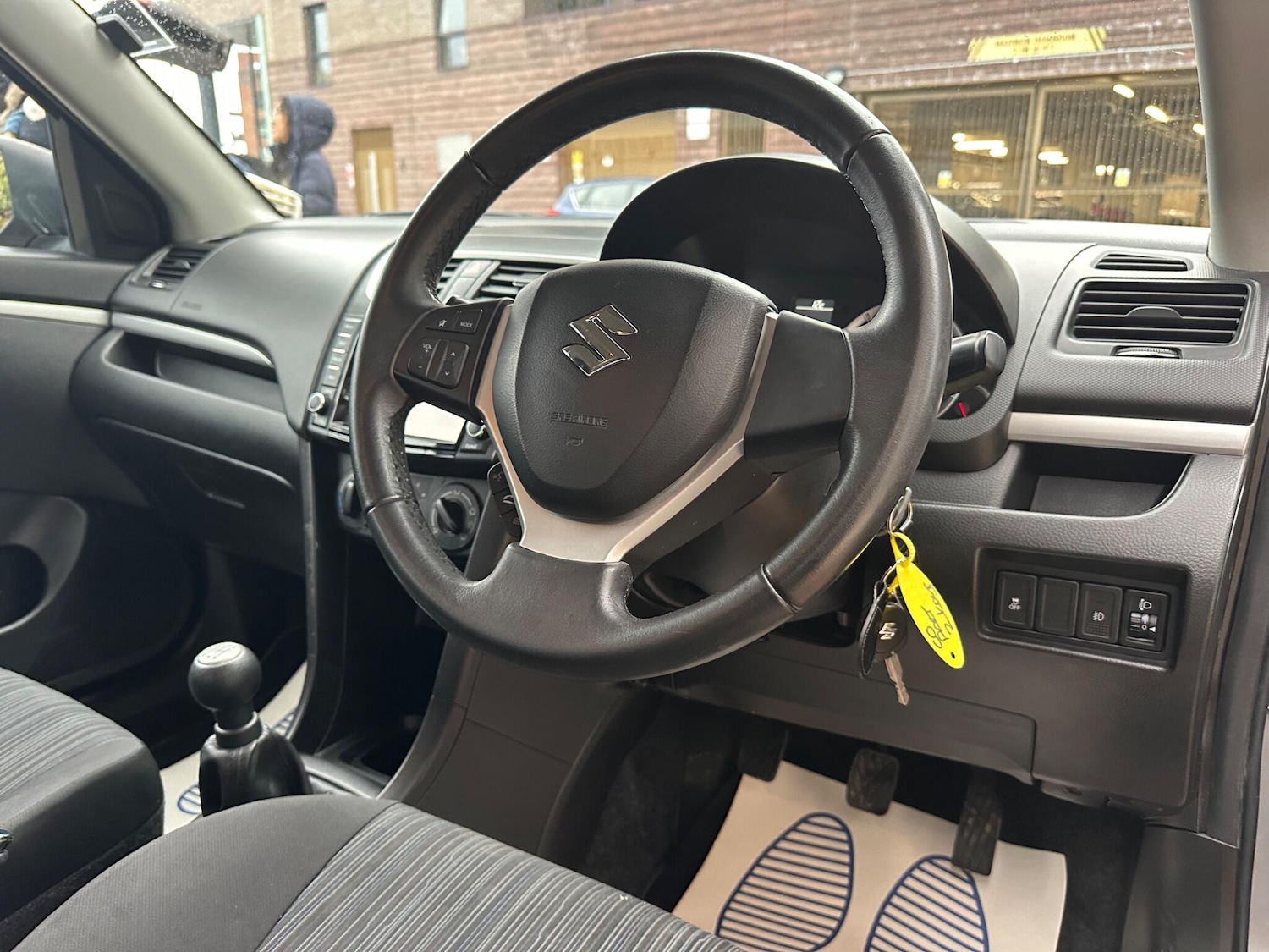 Used Suzuki Swift 2016 for sale - 76585343: Photo 32