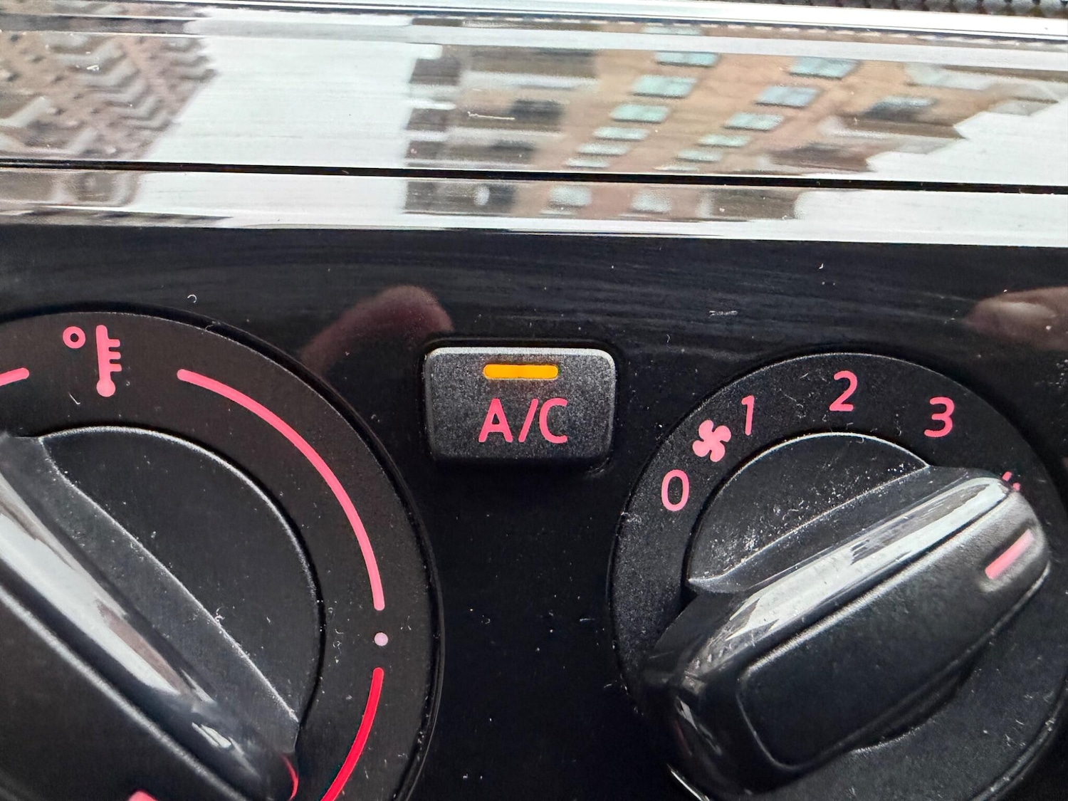 Used Volkswagen up! for sale - 77278793: Photo 42