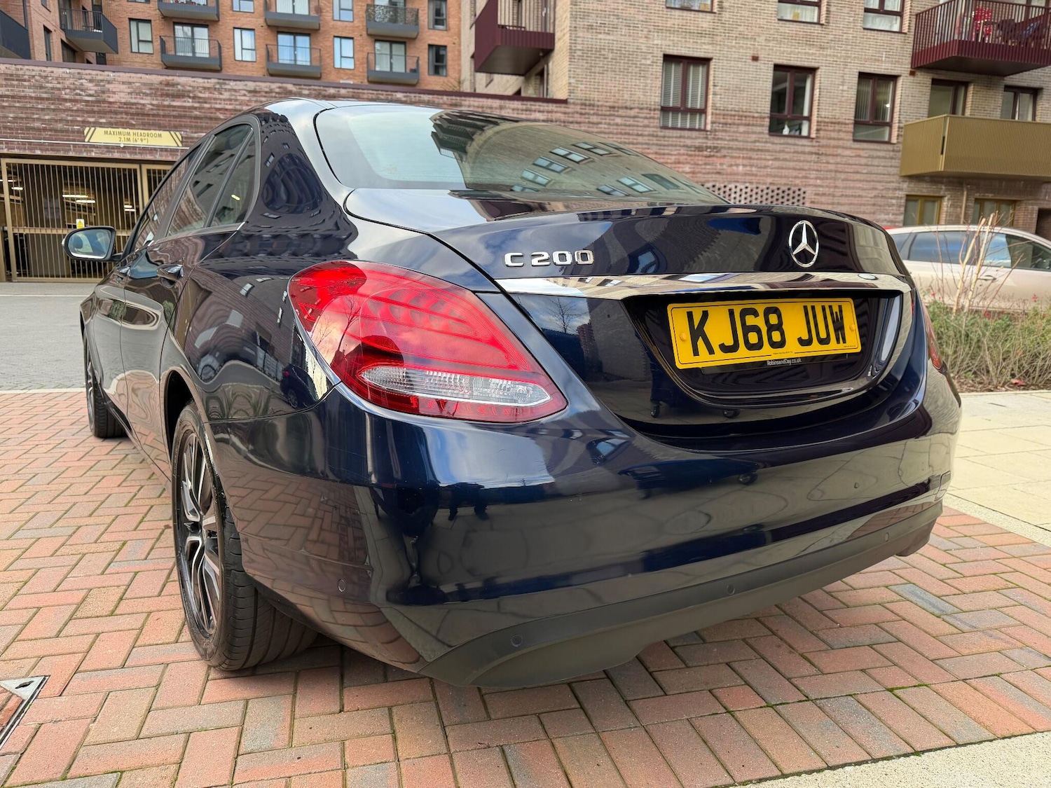 Used Mercedes-Benz C Class 2019 for sale - 76898818: Photo 2