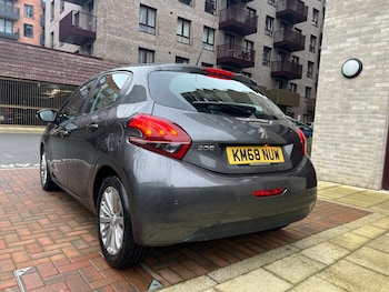 Used Peugeot 208 2018 for sale - 77612844: Photo