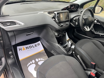 Used Peugeot 208 2018 for sale - 77612844: Photo