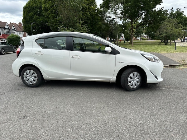 Used Toyota Aqua 2022 for sale - 74822490: Photo 11
