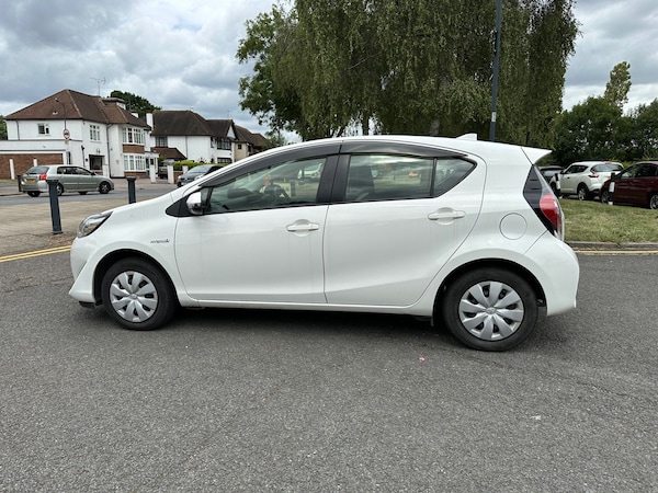 Used Toyota Aqua 2022 for sale - 74822490: Photo 16