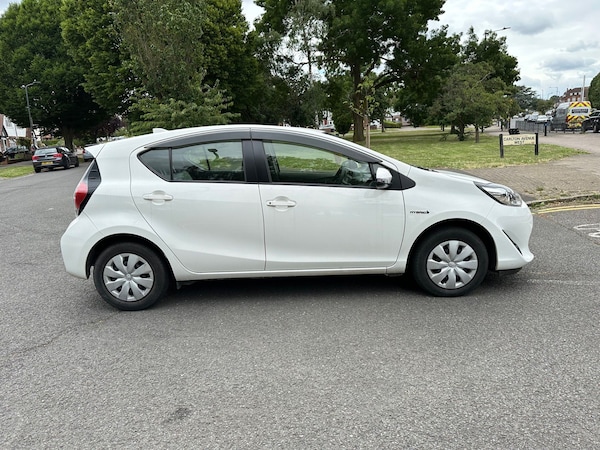 Used Toyota Aqua 2022 for sale - 74822490: Photo 18