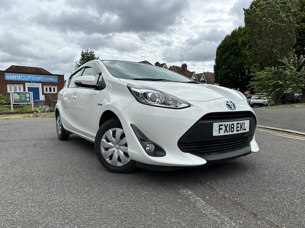 Used Toyota Aqua 2022 for sale - 74822490: Photo 1