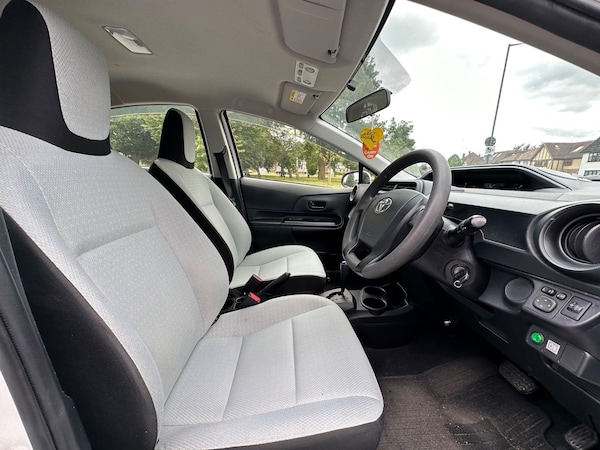 Used Toyota Aqua 2022 for sale - 74822490: Photo 20