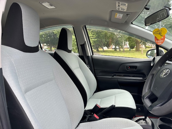 Used Toyota Aqua 2022 for sale - 74822490: Photo 21