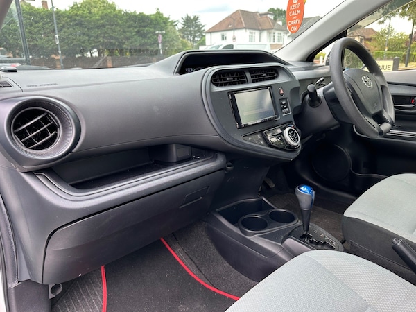 Used Toyota Aqua 2022 for sale - 74822490: Photo 26