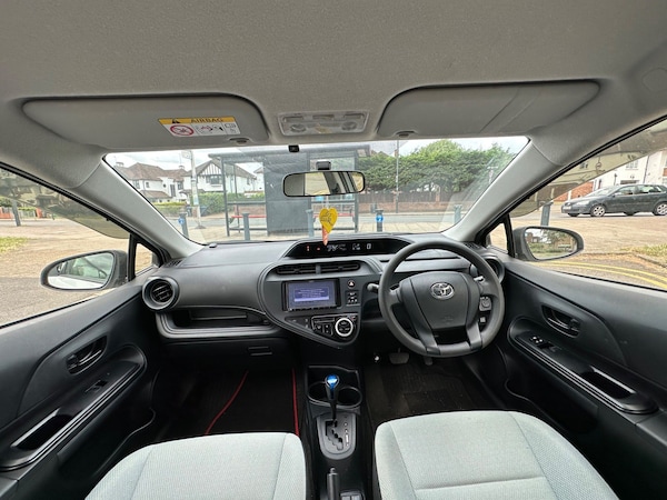 Used Toyota Aqua 2022 for sale - 74822490: Photo 3