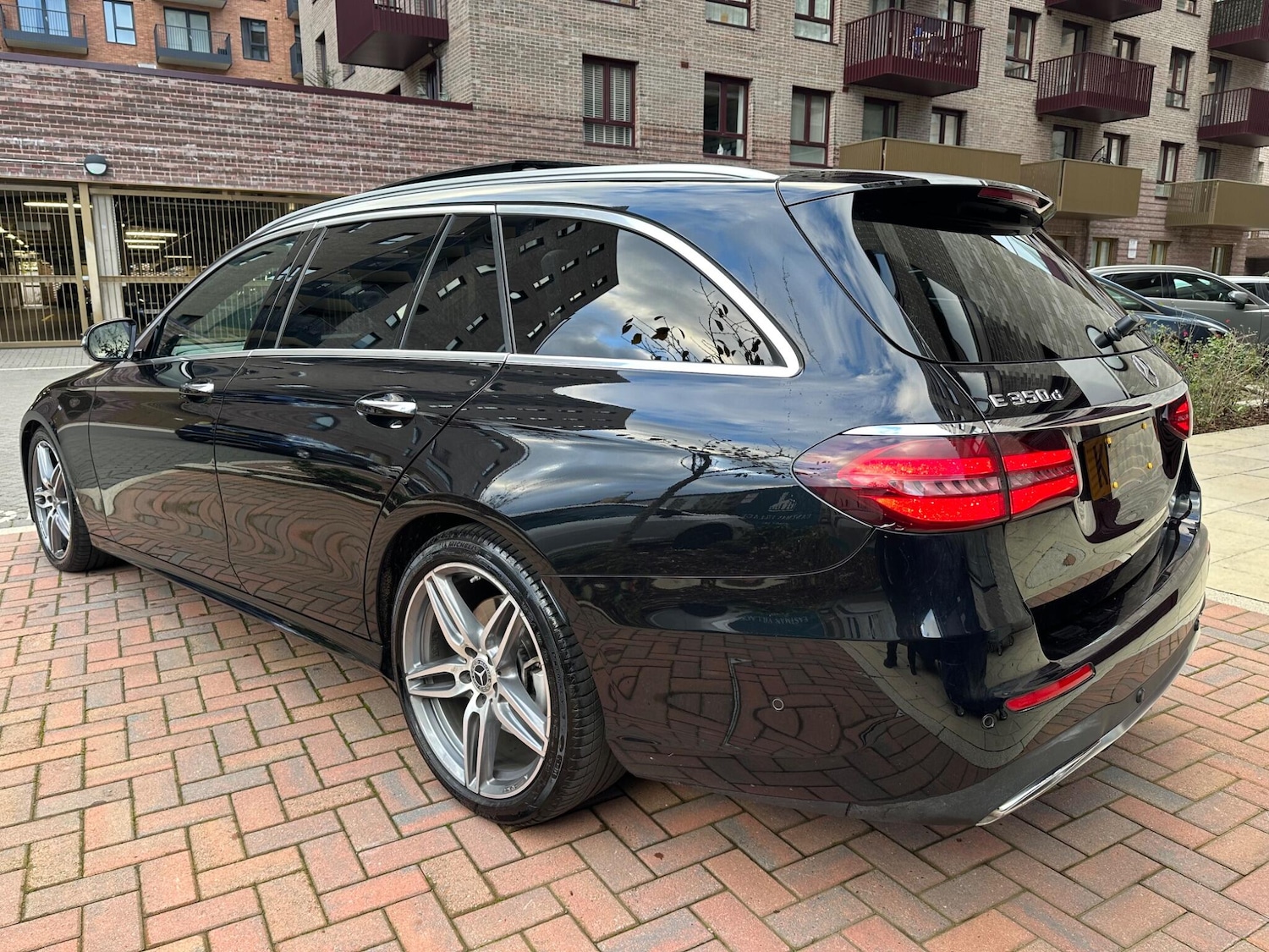 Used Mercedes-Benz E Class 2018 for sale - 76700648: Photo 2