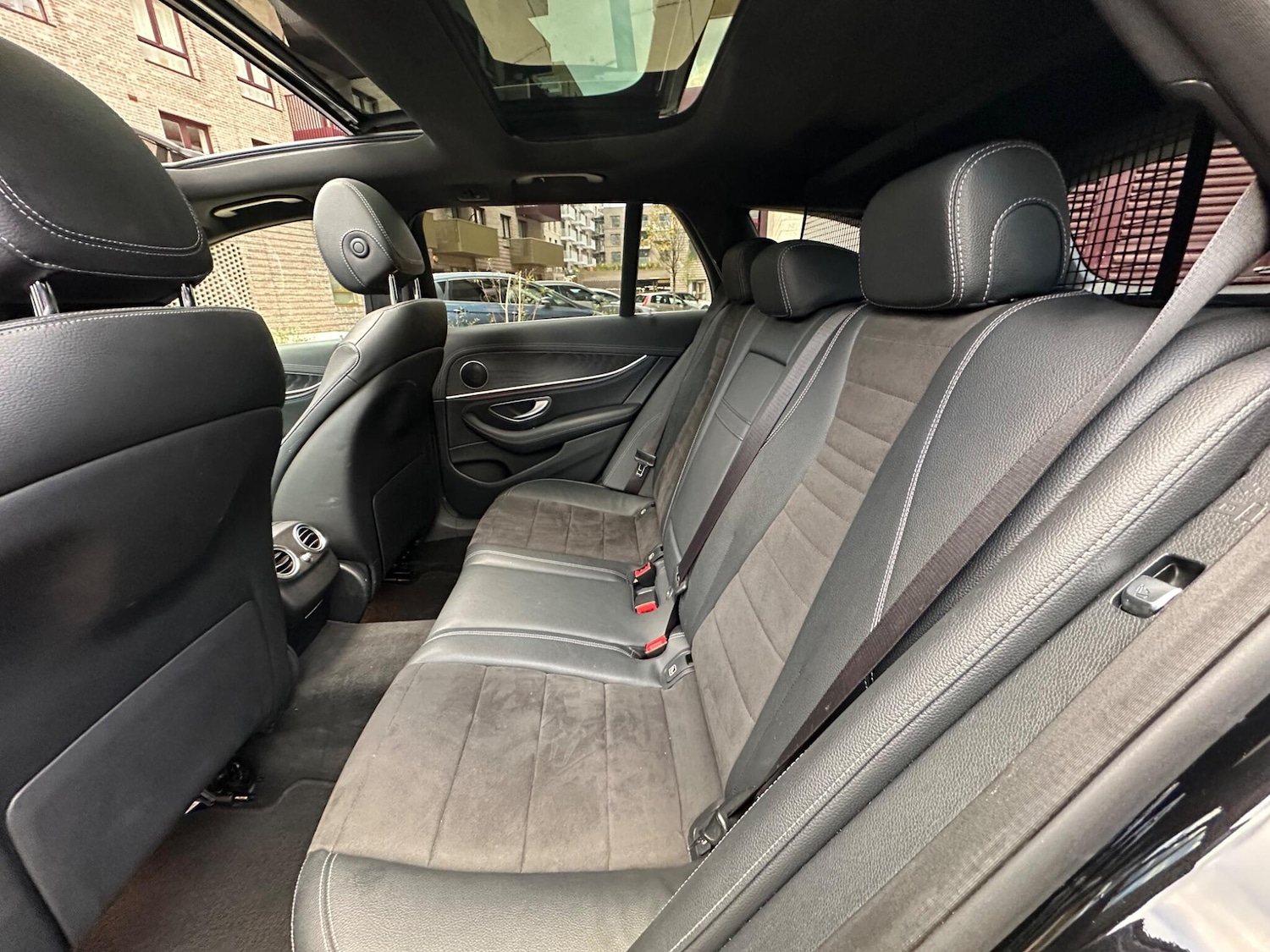 Used Mercedes-Benz E Class 2018 for sale - 76700648: Photo 32