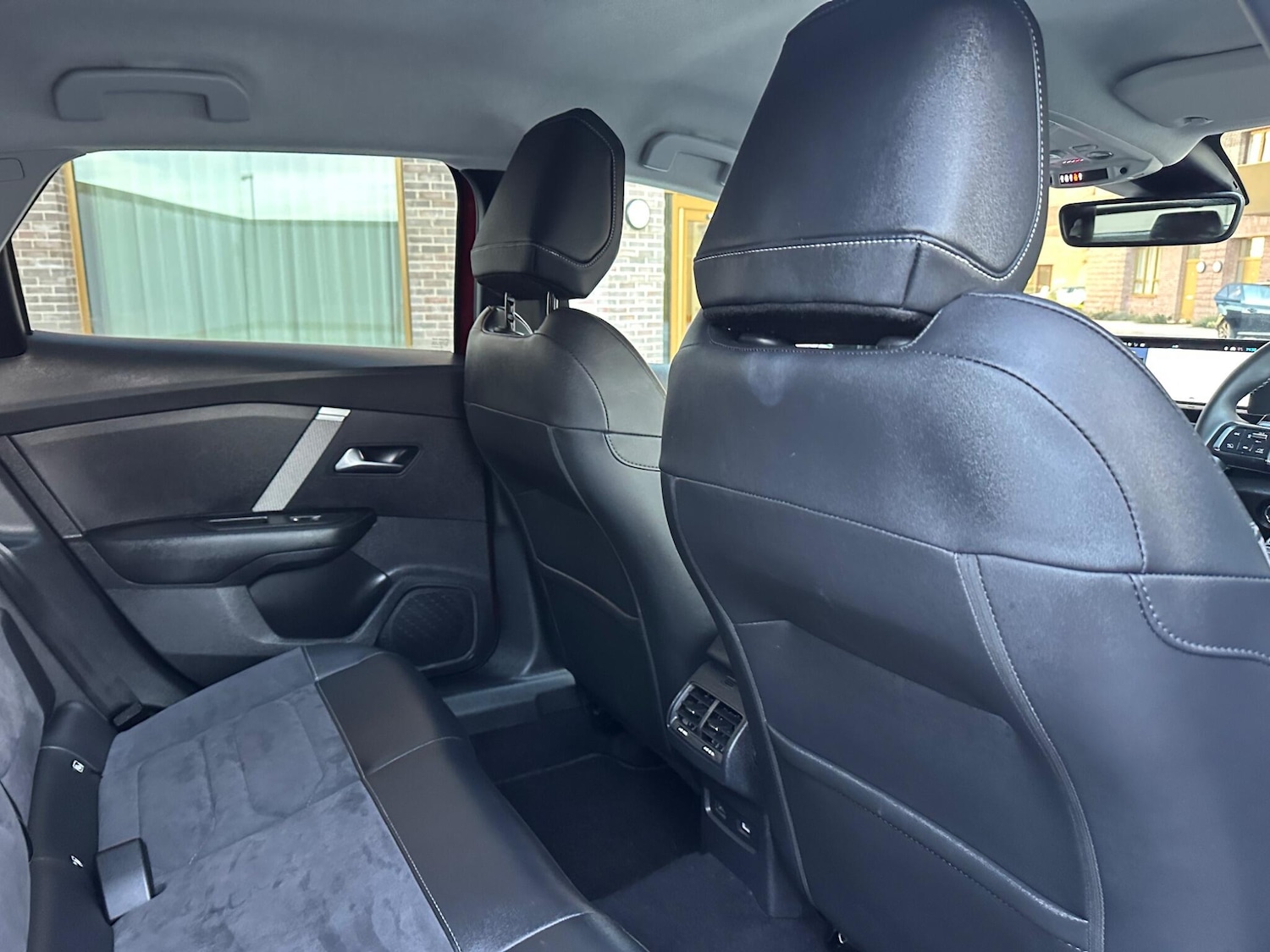 Used Citroen C4 2024 for sale - 76714940: Photo 32