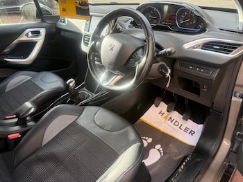 Used Peugeot 2008 2016 for sale - 76513045: Photo