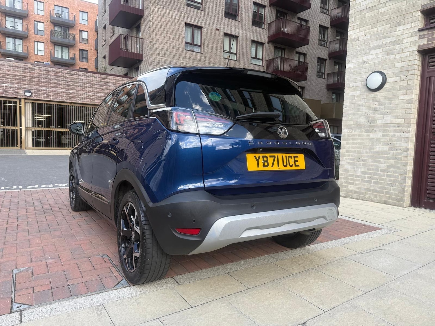 Used Vauxhall Crossland 2022 for sale - 75928249: Photo 2