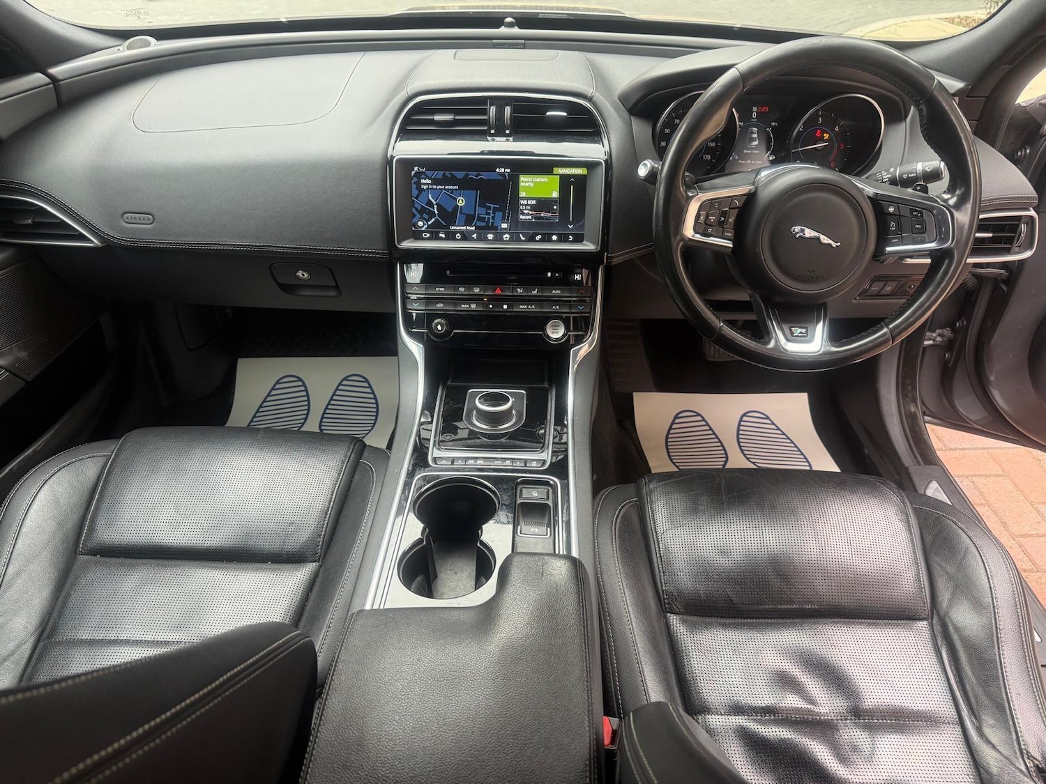 Used Jaguar XE for sale - 76996811: Photo 4