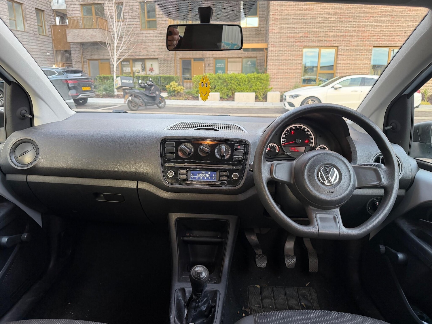 Used Volkswagen up! 2013 for sale - 77242516: Photo 3