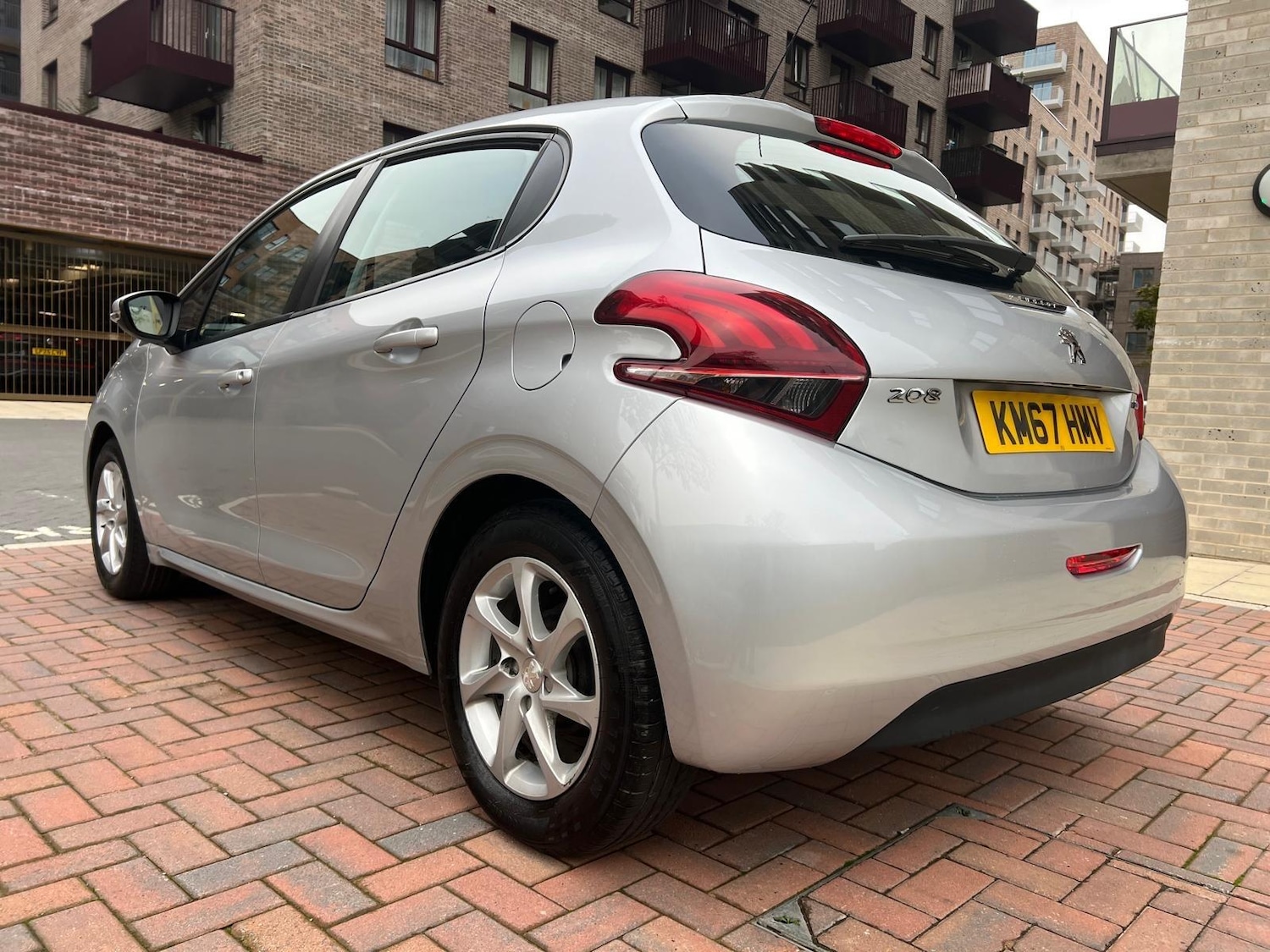 Used Peugeot 208 2017 for sale - 76522167: Photo 2
